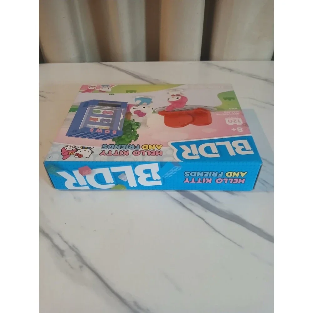 BLDR 0112 Hello Kitty and Friends Bow Vending Machine Builder Set 120 pcs